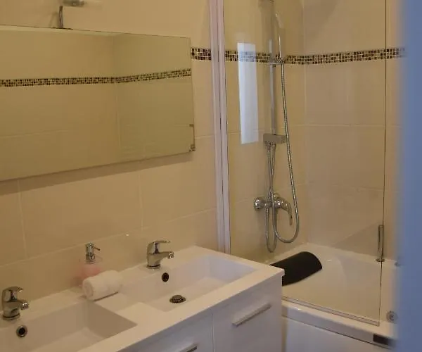 Centre- Superbe 100m2 - 10 Mn A Pied De La ! 公寓 *